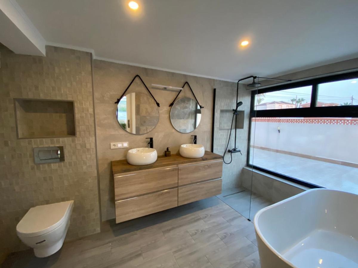 Pink Lagoon Villa 또레비에하 외부 사진